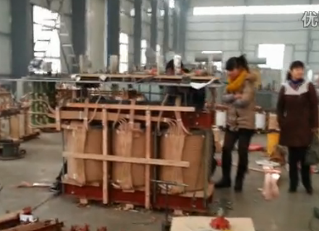 中頻爐冶煉現(xiàn)場(chǎng)視頻