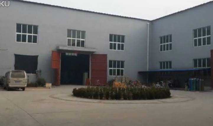 中頻爐冶煉現(xiàn)場視頻