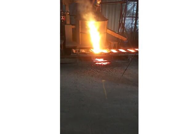 電弧爐冶煉現(xiàn)場視頻